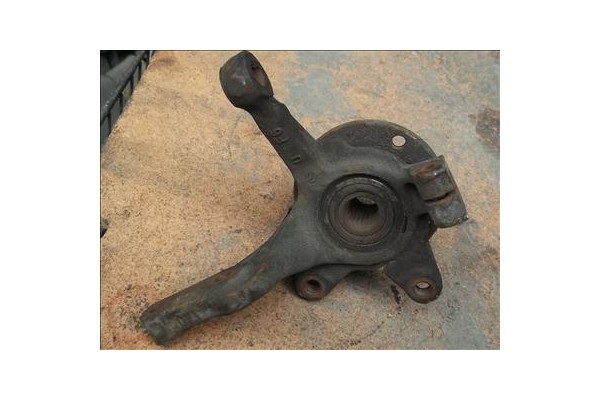 Recambio de mangueta delantero derecha para renault clio i fase i / ii (b/c57) 1.2 (5/357y, 5/357k) referencia OEM IAM   