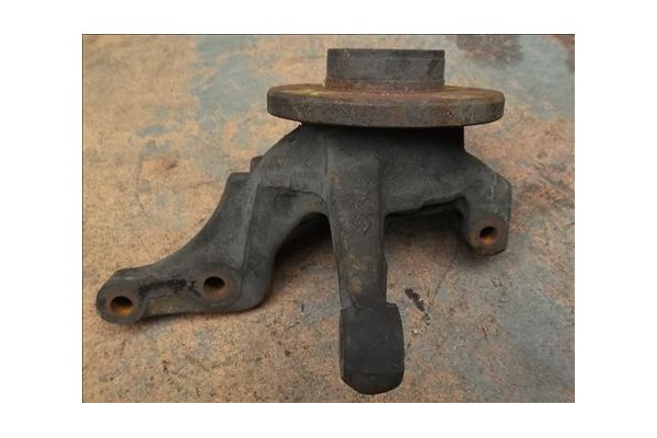 Recambio de mangueta delantero derecha para renault clio i fase i / ii (b/c57) 1.2 (5/357y, 5/357k) referencia OEM IAM   