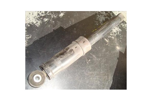 Recambio de amortiguador trasero completo para renault trafic ii furgón (fl) 1.9 dci 100 (fl0c) referencia OEM IAM   