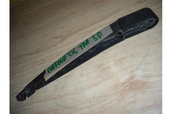 Recambio de brazo limpiaparabrisas trasero para smart forfour(2004) 1.1 básico (55kw) [1,1 ltr. - 55 kw cat] referencia OEM IAM 