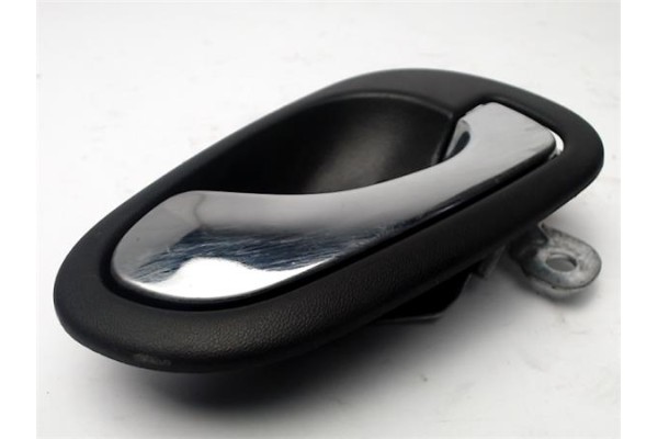 Recambio de manilla int. puerta delantero derecha para mitsubishi carisma berlina 5 (da0) 1.8 16v gdi (da2a) referencia OEM IAM 