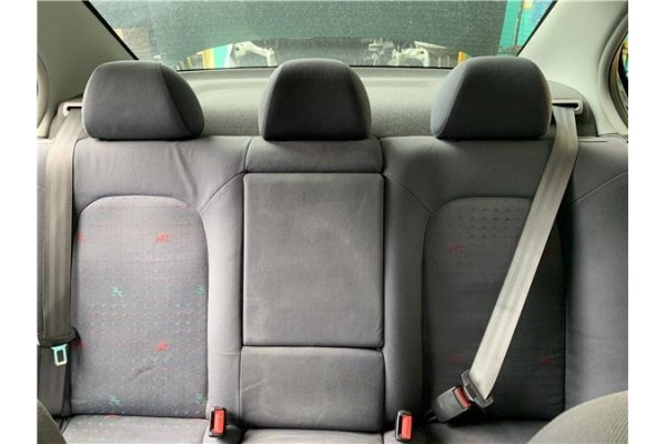 Recambio de asientos traseros para seat toledo (1m2) 1.6 referencia OEM IAM 1J0885501AR 1J0885502AQ 