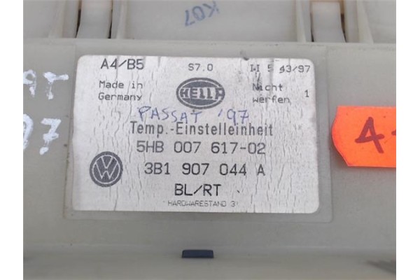 Recambio de mandos climatizador para volkswagen passat berlina (3b2) referencia OEM IAM 3B1907044A 5HB007617-02 