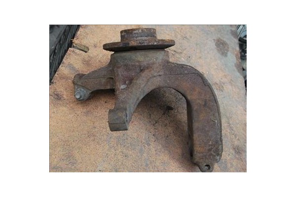 Recambio de mangueta delantero izquierda para renault scenic ii (jm) 2.0 (jm05, jm1n) referencia OEM IAM   