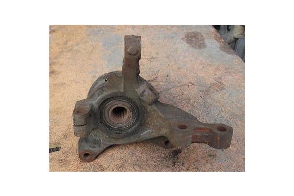 Recambio de mangueta delantero izquierda para renault megane i (ba0/1_) 1.9 dti (ba08, ba0n) referencia OEM IAM   