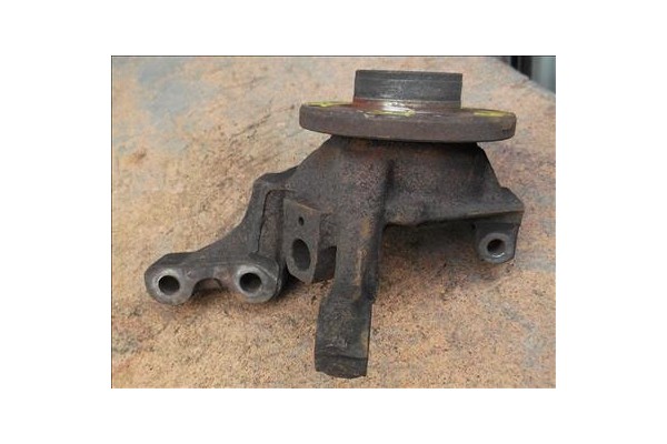 Recambio de mangueta delantero derecha para renault megane i (ba0/1_) 1.9 d referencia OEM IAM   