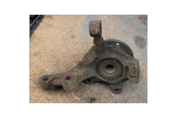 Recambio de mangueta delantero derecha para renault megane i (ba0/1_) 1.6 referencia OEM IAM   