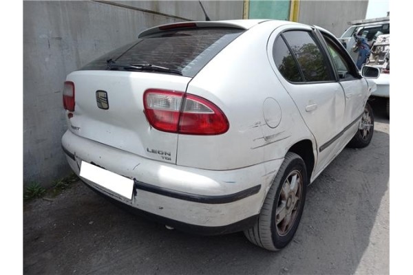 seat leon (1m1)(11.1999) del año 