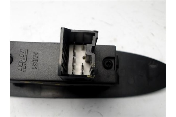 Recambio de mando elevalunas para mitsubishi carisma berlina 5 (da0) 1.8 16v gdi (da2a) referencia OEM IAM MR792851  