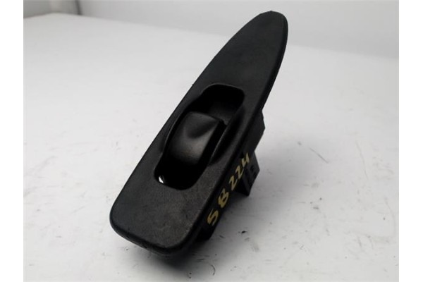 Recambio de mando elevalunas para mitsubishi carisma berlina 5 (da0) 1.8 16v gdi (da2a) referencia OEM IAM MR792851  