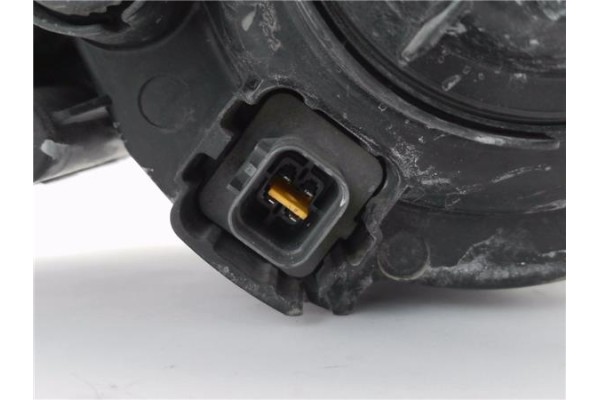 Recambio de faro delantero izquierdo para ssangyong actyon 2.0 200 xdi referencia OEM IAM 8310131302  