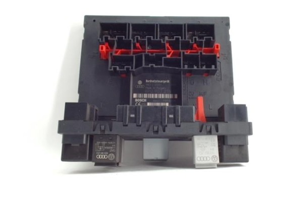 Recambio de caja fusibles/rele para audi a3 (8p)(2003) 2.0 tdi ambiente (dpf) (125kw) [2,0 ltr. - 125 kw 16v tdi] referencia OEM