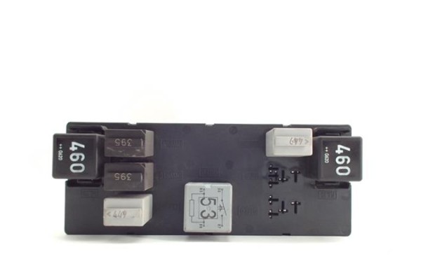 Recambio de caja fusibles/rele para audi a3 (8p)(2003) 2.0 tdi ambiente (dpf) (125kw) [2,0 ltr. - 125 kw 16v tdi] referencia OEM