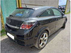 opel astra h gtc (2004) del año  2
