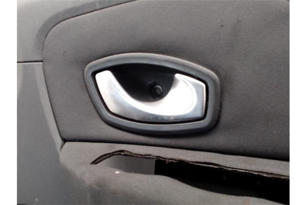 Recambio de guarnecido puerta delantero derecha para renault grand scénic ii (jm0/1_) 1.9 dci (jm14) referencia OEM IAM 82007935