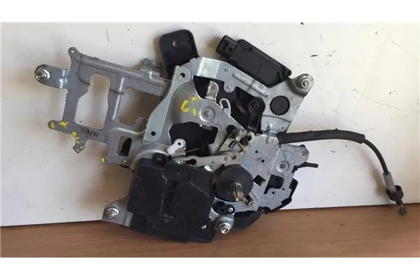 Recambio de cierre electromagnetico trasero derecho para kia carnival 2.9 crdi vgt active referencia OEM IAM 7AVD  