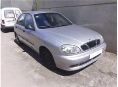 daewoo lanos del año 2000