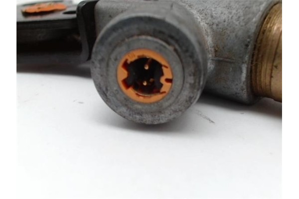 Recambio de enganche cinturon para citroen saxo 1.4 exclusive referencia OEM IAM 550120900D  