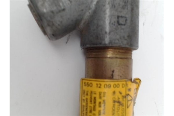 Recambio de enganche cinturon para citroen saxo 1.4 exclusive referencia OEM IAM 550120900D  