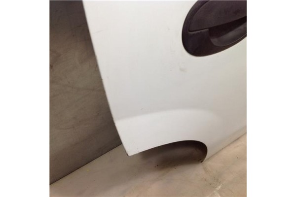 Recambio de puerta trasero derecha para opel corsa c 1.7 club referencia OEM IAM 13114689  