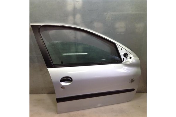 Recambio de puerta delantero derecha para peugeot 206 1.1 i referencia OEM IAM 9004K5  