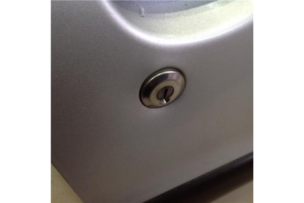 Recambio de puerta delantero derecha para peugeot 206 1.1 i referencia OEM IAM 9004K5  
