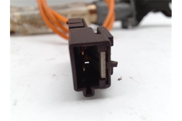 Recambio de enganche cinturon para citroen berlingo 2.0 hdi leader referencia OEM IAM 6471231  
