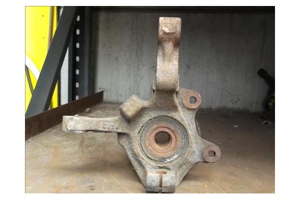 Recambio de mangueta delantero izquierda para renault clio ii fase i (b/cb0) 1.9 dti (b/cb0u) referencia OEM IAM   