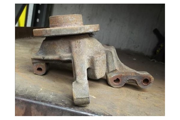 Recambio de mangueta delantero izquierda para renault clio ii fase i (b/cb0) 1.9 dti (b/cb0u) referencia OEM IAM   