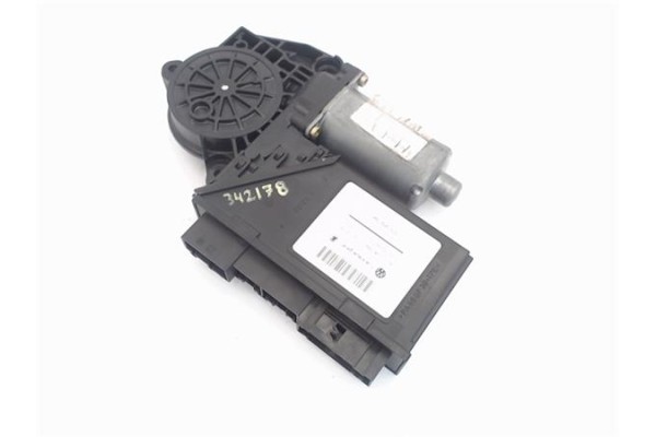 Recambio de motor elevalunas trasero derecho para volkswagen touareg (7la) 5.0 tdi v10 referencia OEM IAM 3D0959794C Recambio de motor elevalunas trasero derecho para volkswagen touareg (7la) 5.0 tdi v10 referencia OEM IAM 3D0959794C