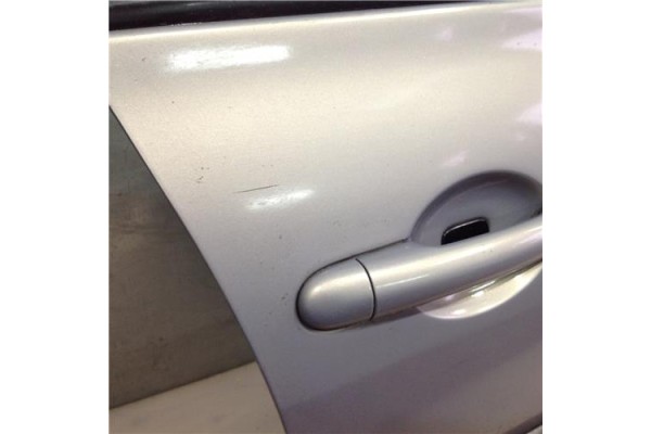 Recambio de puerta delantero derecha para renault megane ii sedán (lm0/1_) 1.5 dci referencia OEM IAM 7751473729  
