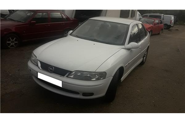 opel vectra b berlina del año 1999