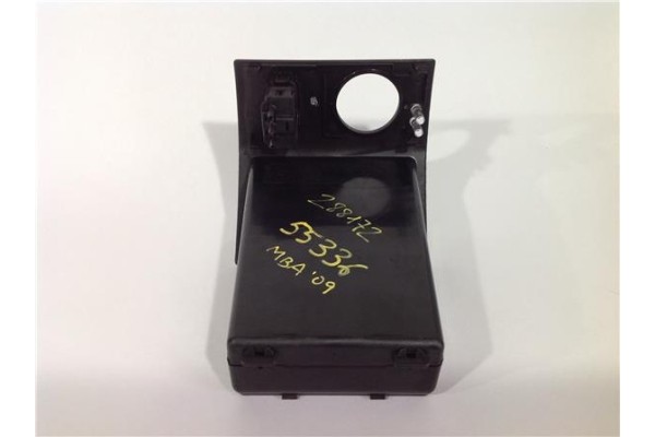 Recambio de consola para mercedes-benz clase a (bm 169) 1.5 a 150 (169.031) referencia OEM IAM A1696800365  