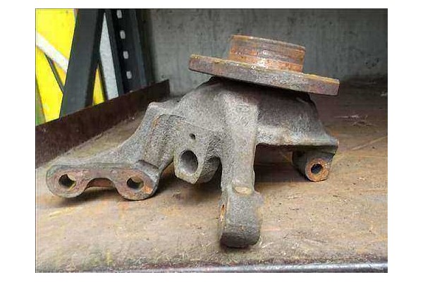 Recambio de mangueta delantero derecha para renault megane i (ba0/1_) 1.6 e (ba0f, ba0s) referencia OEM IAM   