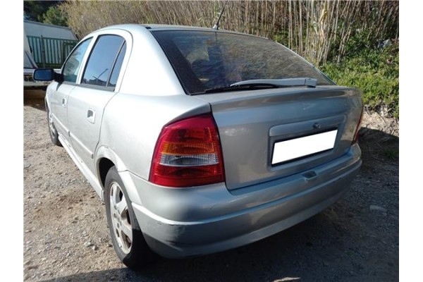 opel astra g berlina del año 2000