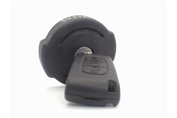 Recambio de tapon combustible para citroen c4 berlina 1.4 16v referencia OEM IAM 1508H4 10014390100 
