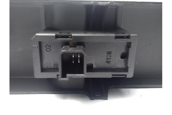 Recambio de mando elevalunas para opel astra h berlina 1.7 cdti referencia OEM IAM 93152638 LK03459195 