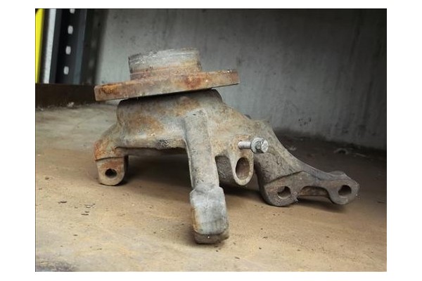 Recambio de mangueta delantero izquierda para renault r 19 berl. con portón (b/c53) 1.8 16v (b/c53d) referencia OEM IAM   