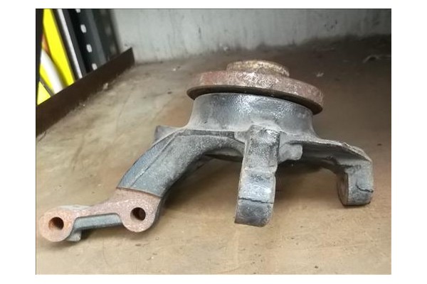 Recambio de mangueta delantero derecha para renault laguna ii (bg0) 1.9 dci (bg0e) referencia OEM IAM   