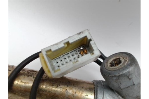 Recambio de enganche cinturon para renault clio ii fase ii (b/cb0) 1.2 initiale referencia OEM IAM   
