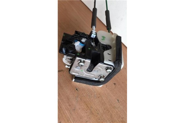 Recambio de cierre electromagnetico trasero derecho para hyundai i10 (ia) 1.0 basis referencia OEM IAM 81420B9020  