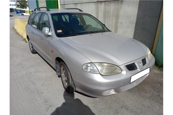 hyundai lantra familiar (rd)(1996) del año 