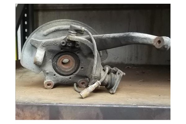 Recambio de mangueta delantero izquierda para renault r 25 (b29) 2.2 gtx kat referencia OEM IAM   