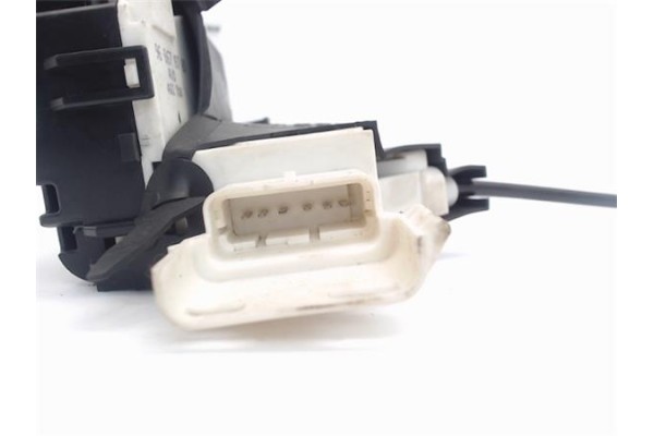 Recambio de cierre electromagnetico delantero derecho para citroen c4 berlina 1.4 16v referencia OEM IAM 9686719780  