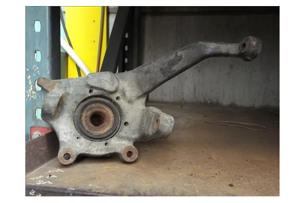 Recambio de mangueta delantero izquierda para renault r 25 (b29) 2.0 referencia OEM IAM   