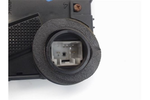 Recambio de cierre electromagnetico delantero izquierdo para toyota prius (nhw20) híbrido basis referencia OEM IAM 6904047081  