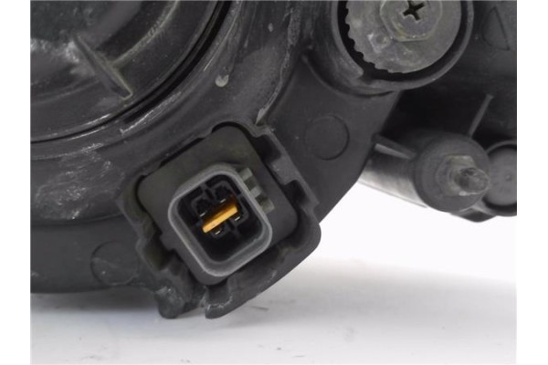 Recambio de faro delantero dcho para ssangyong actyon 2.0 200 xdi referencia OEM IAM 8310231302  