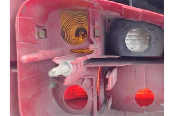 Recambio de piloto trasero derecho para peugeot 106 (s1) referencia OEM IAM   