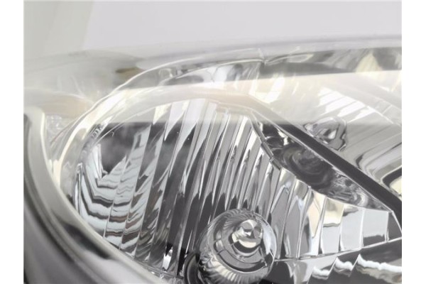 Recambio de faro delantero dcho para ssangyong actyon 2.0 200 xdi referencia OEM IAM 8310231302  