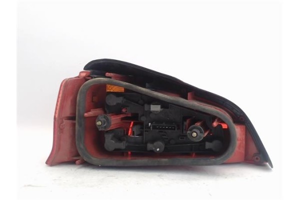 Recambio de piloto trasero derecho para peugeot 106 (s1) referencia OEM IAM 6351G6  